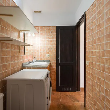 Private Solarium - Terrace & Views דירה *