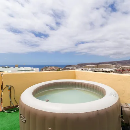 Private Solarium Views - Jacuzzi Apartment *
