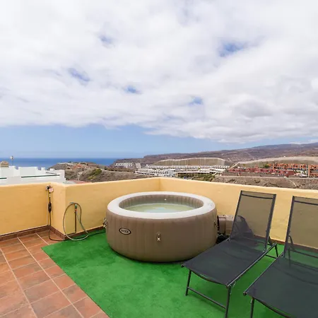 Private Solarium Views - Jacuzzi *